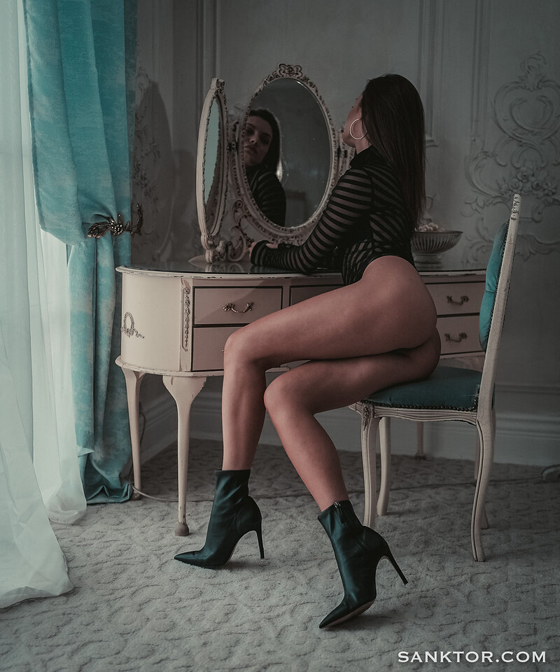София, 34